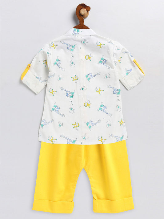 Boys' white and yellow animal printed cotton kurta pyjama set, view 3