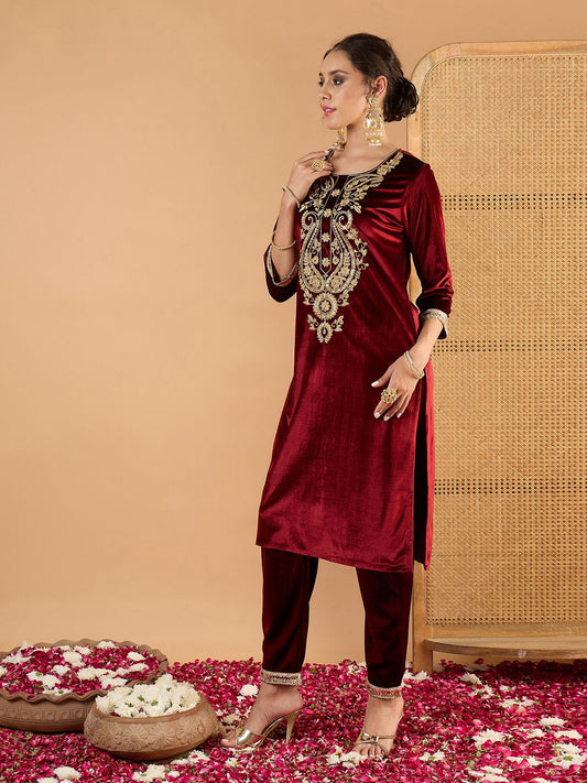 Ethnic Motifs Embroidered Straight Zari Work Kurta With Pencil Pants