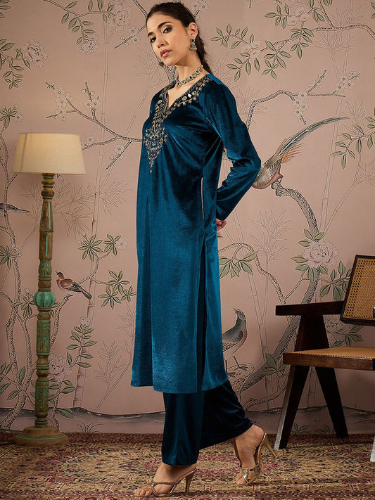 Floral Embroidered Round Neck Long Sleeves Regular Velvet Kurta