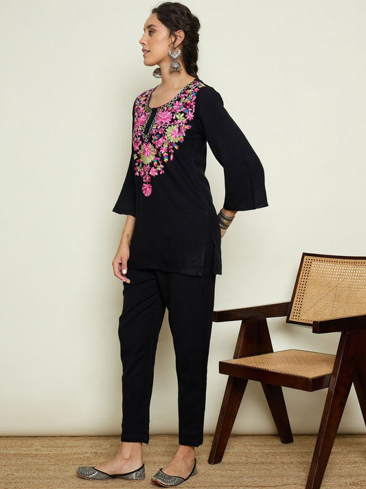 Floral Embroidered Round Neck Thread Work Woollen Kurta with Trousers
