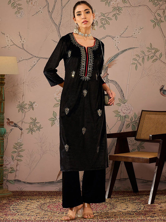 Floral Embroidered Round Neck Three-Quarter Sleeves Regular Velvet Kurta