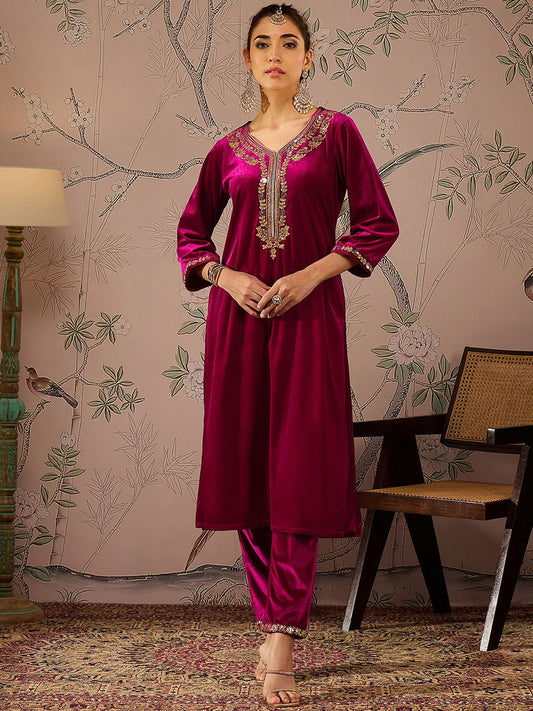 Floral Embroidered V-Neck Three-Quarter Sleeves Sequinned Velvet Kurta