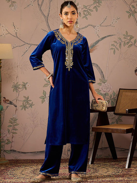 Floral Embroidered V-Neck Three-Quarter Sleeves Sequinned Velvet Kurta