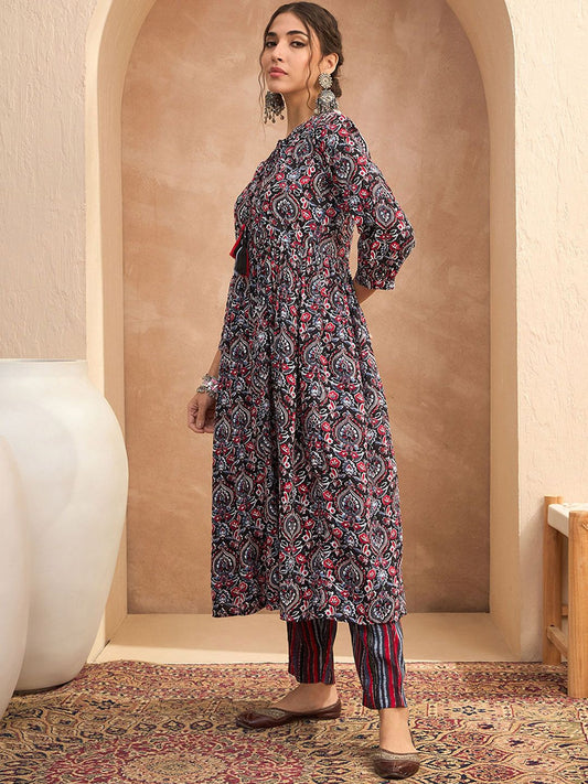 Floral printed anarkali kurta with trousers for women, view 3
