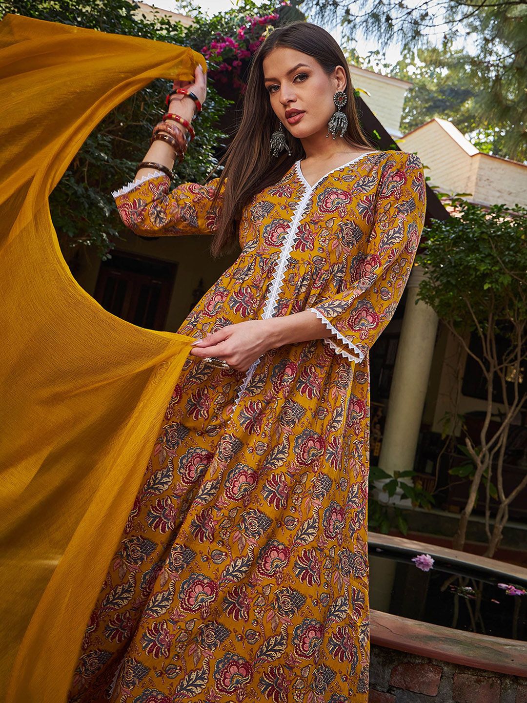 Floral Printed Thread Work Pure Cotton Kurta With Trouser & Dupatta