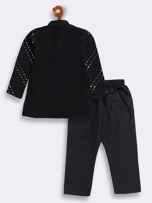 Boys' black mirror work kurta pyjama set, view 3