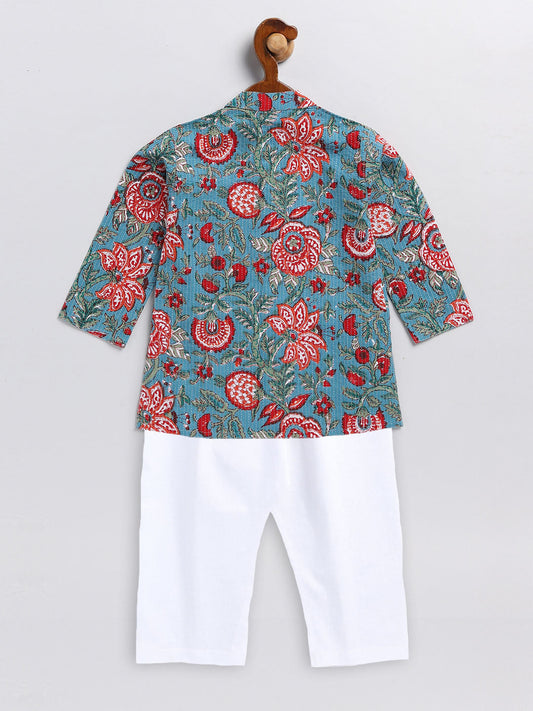 Boys' green kalamkari floral printed cotton kurta pyjama set, view 3