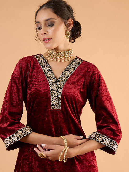 Women Ethnic Motifs Embroidered Kurta with Trousers