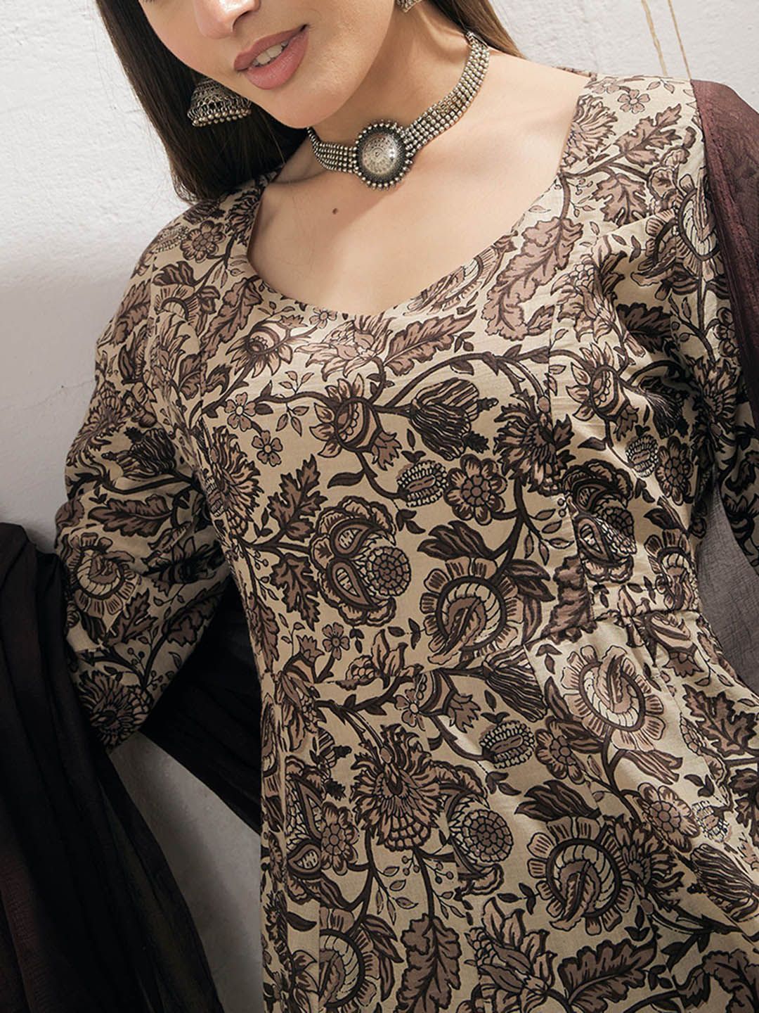 Floral Printed Sweetheart Neck Pure Cotton Straight Kurta With Trousers & Dupatta