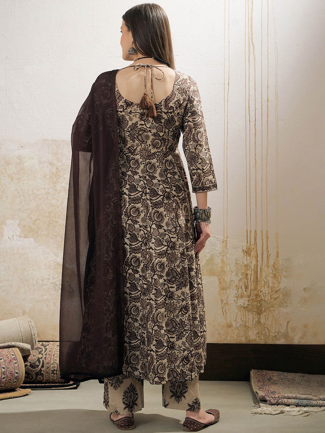 Floral Printed Sweetheart Neck Pure Cotton Straight Kurta With Trousers & Dupatta