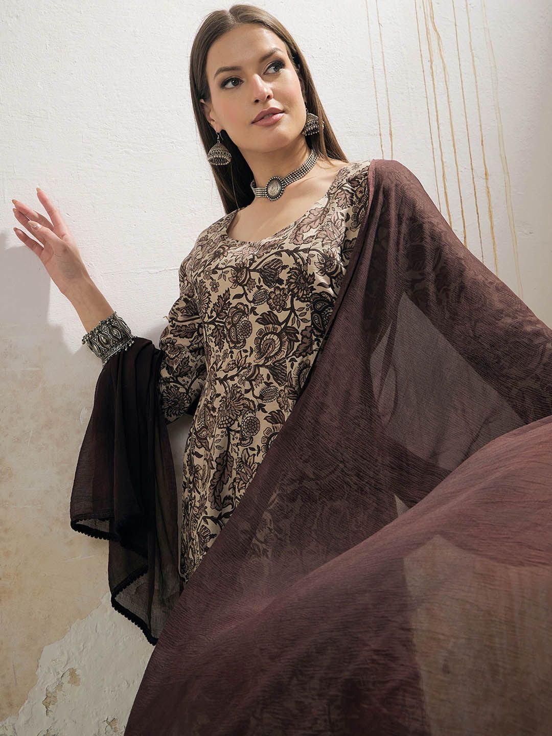 Floral Printed Sweetheart Neck Pure Cotton Straight Kurta With Trousers & Dupatta