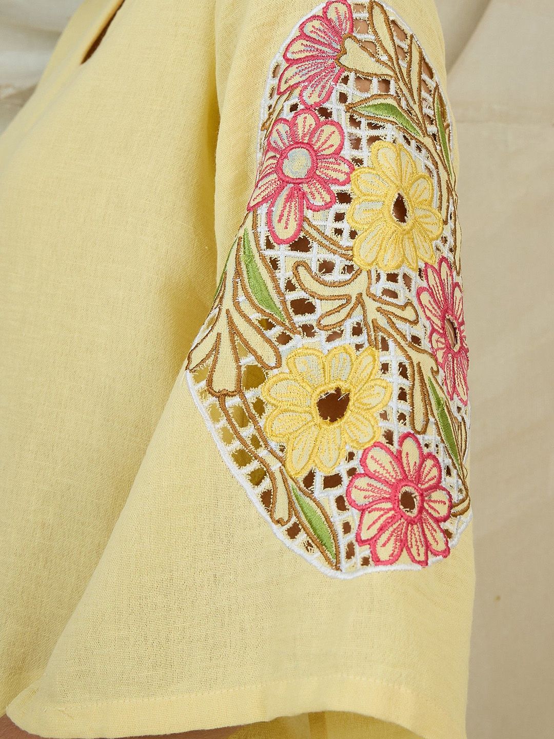 Women Farshi Floral Embroidered U-Neck Pure Cotton Kurti with Salwar