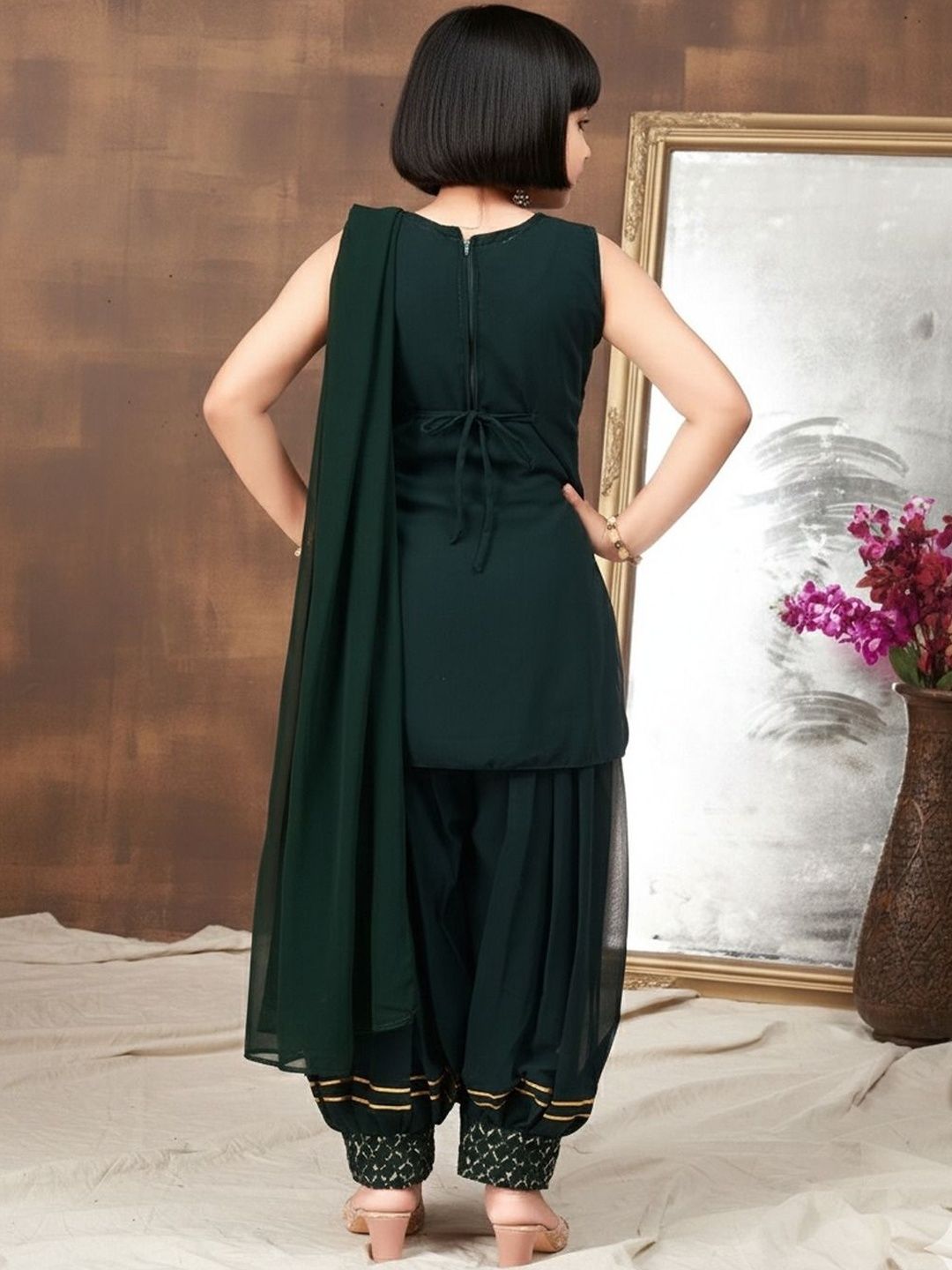 Girls Ethnic Motifs Embroidered Regular Sequinned Kurta with Patiala & With Dupatta