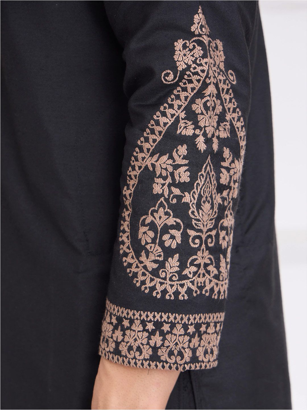 Men Silk Jacquard Detailing Short Kurta With Bottom - House of Pataudi