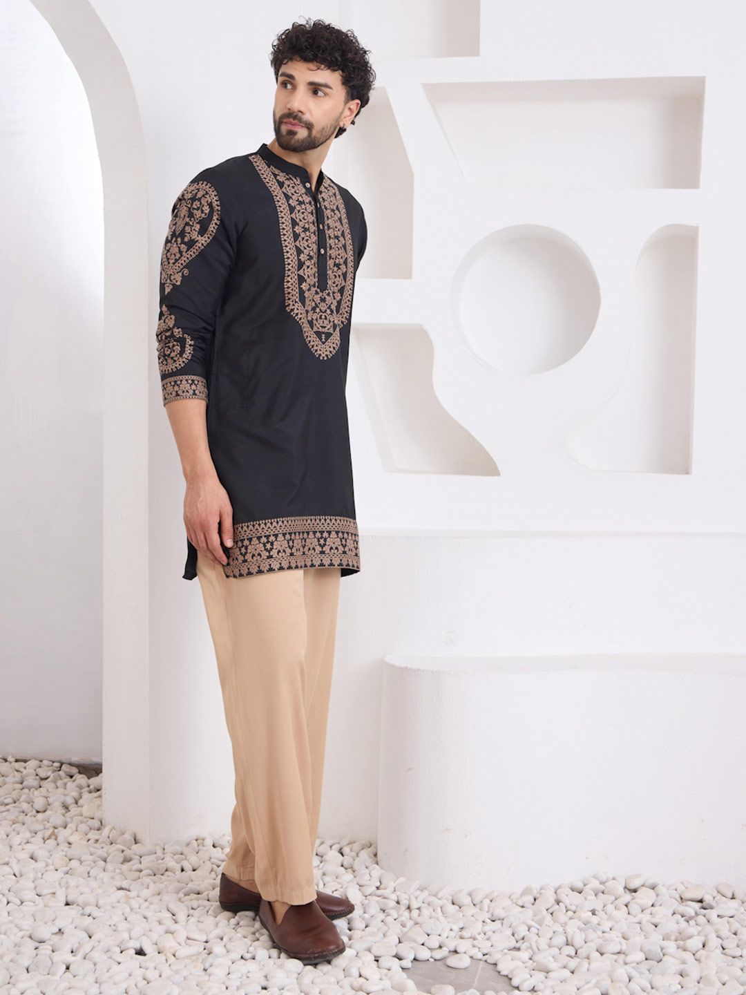 Men Silk Jacquard Detailing Short Kurta With Bottom - House of Pataudi