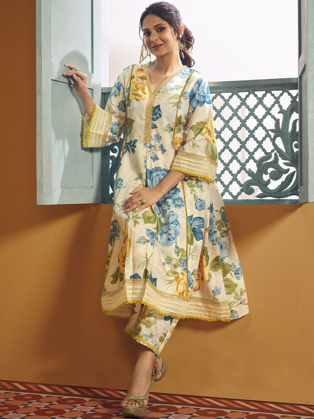 Floral Printed Panelled Anarkali Kurta With Palazzos