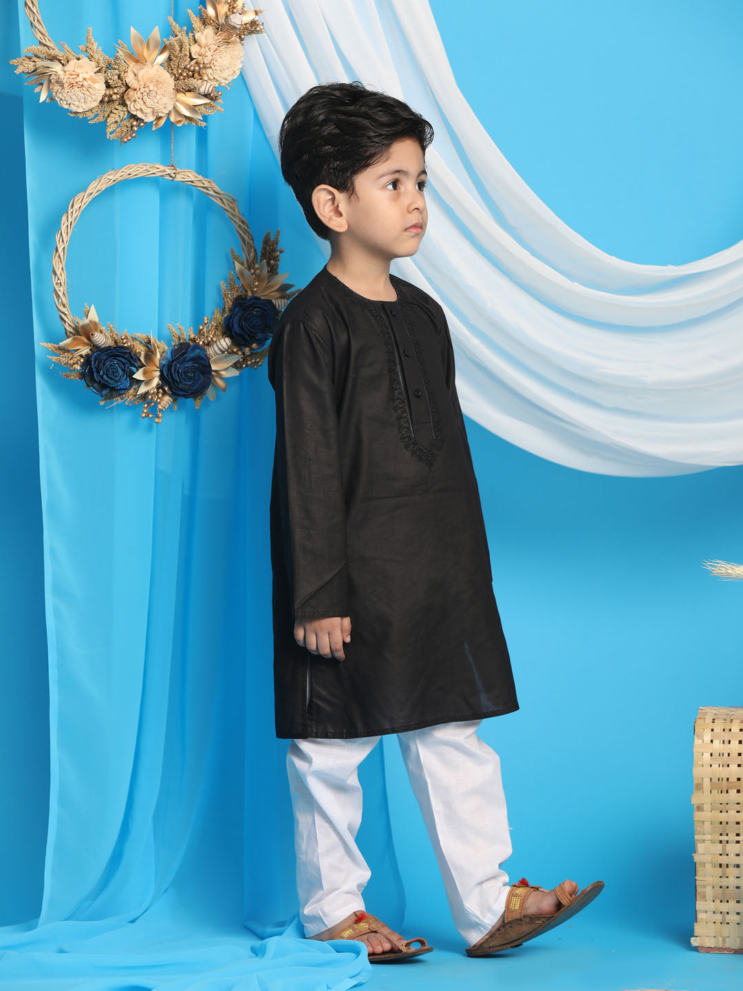 Boy's' Black Kurta And White Pyjama Set