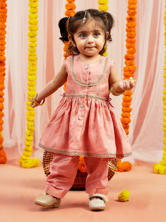 Girls' pink kurta pant set