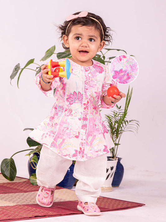 Girls' pink kurta set
