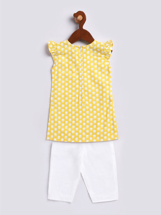 Girls' yellow kurta set, view 3
