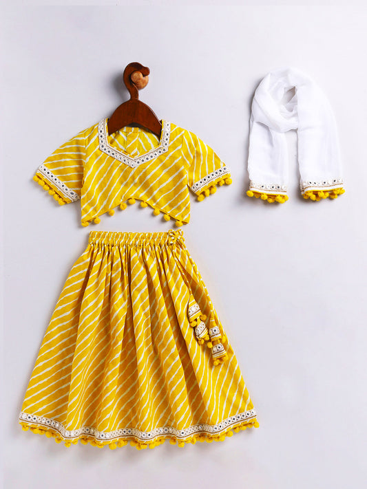 Girls' yellow lehenga choli with dupatta, view 3