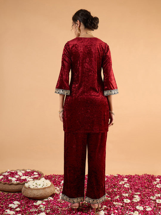 Women Ethnic Motifs Embroidered Kurta with Trousers