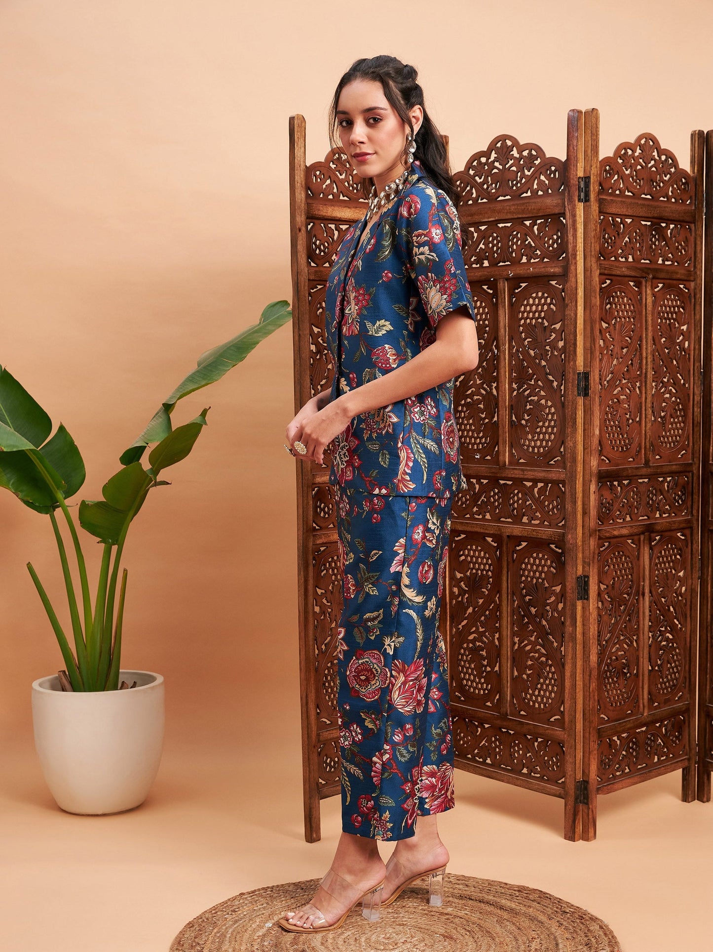 Women Blue Floral Blazer With Straight Pants