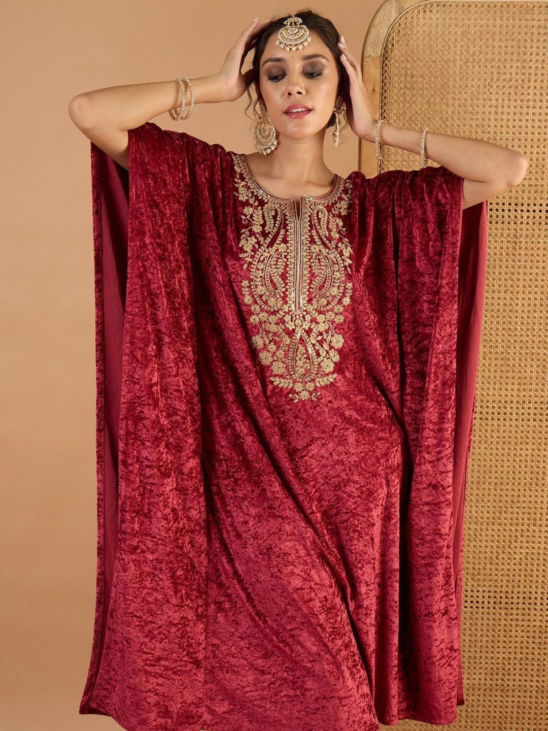Embroidered V-Neck Grandeur & Majestic Artwork Zari Kaftan Kurta