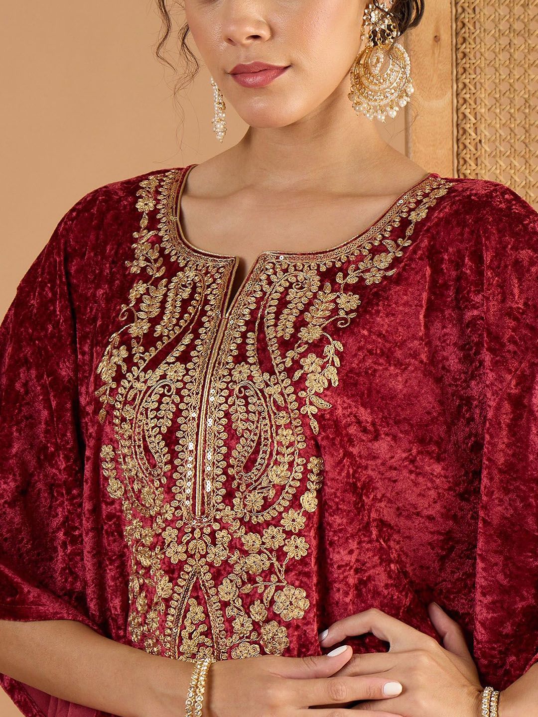 Embroidered V-Neck Grandeur & Majestic Artwork Zari Kaftan Kurta