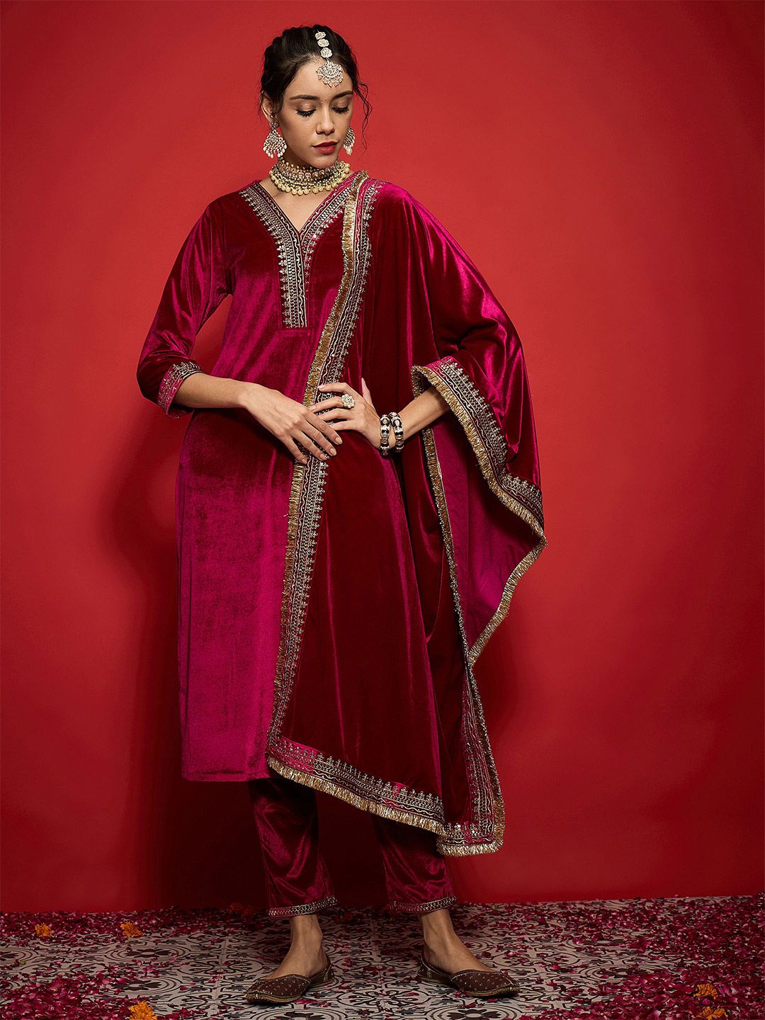 Embroidered Velvet Dupatta with Zari