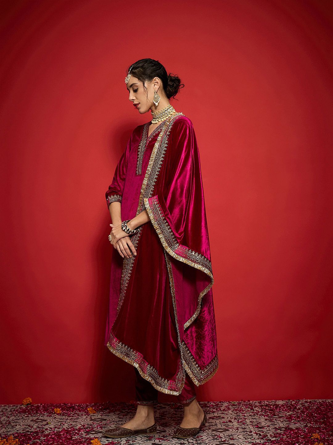Embroidered Velvet Dupatta with Zari