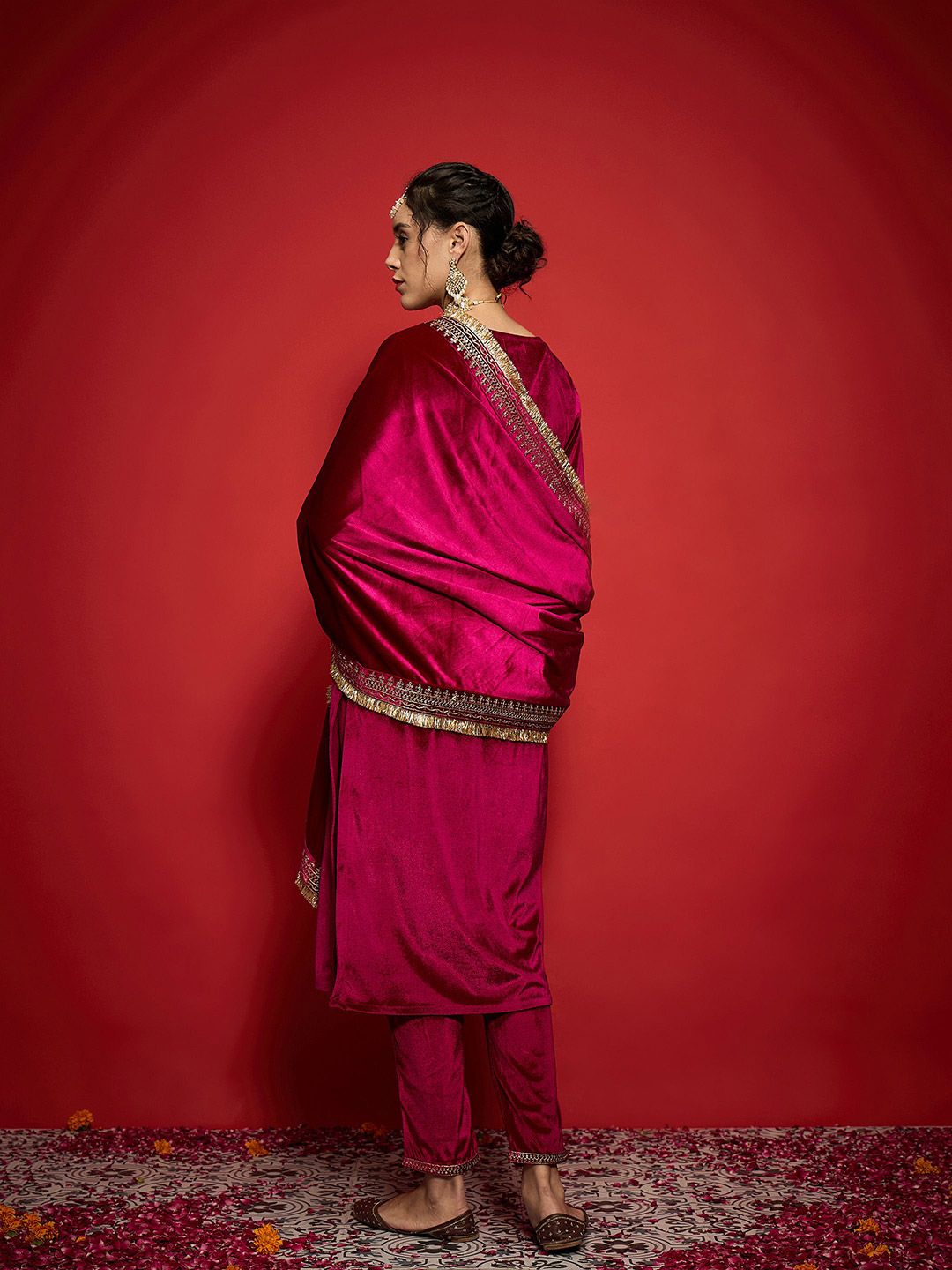 Embroidered Velvet Dupatta with Zari