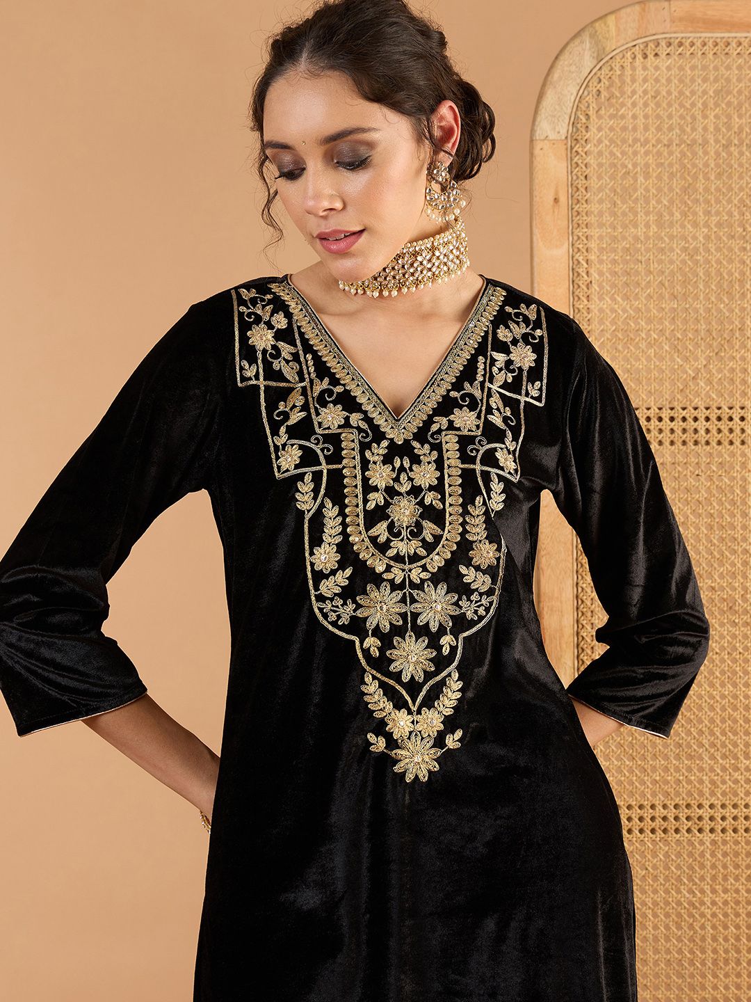Ethnic Motifs Embroidered Round Neck Regular Zari Kurta With Palazzos
