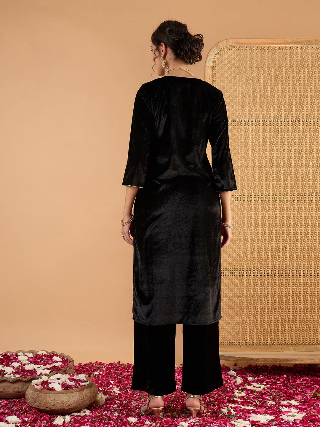 Ethnic Motifs Embroidered Round Neck Regular Zari Kurta With Palazzos