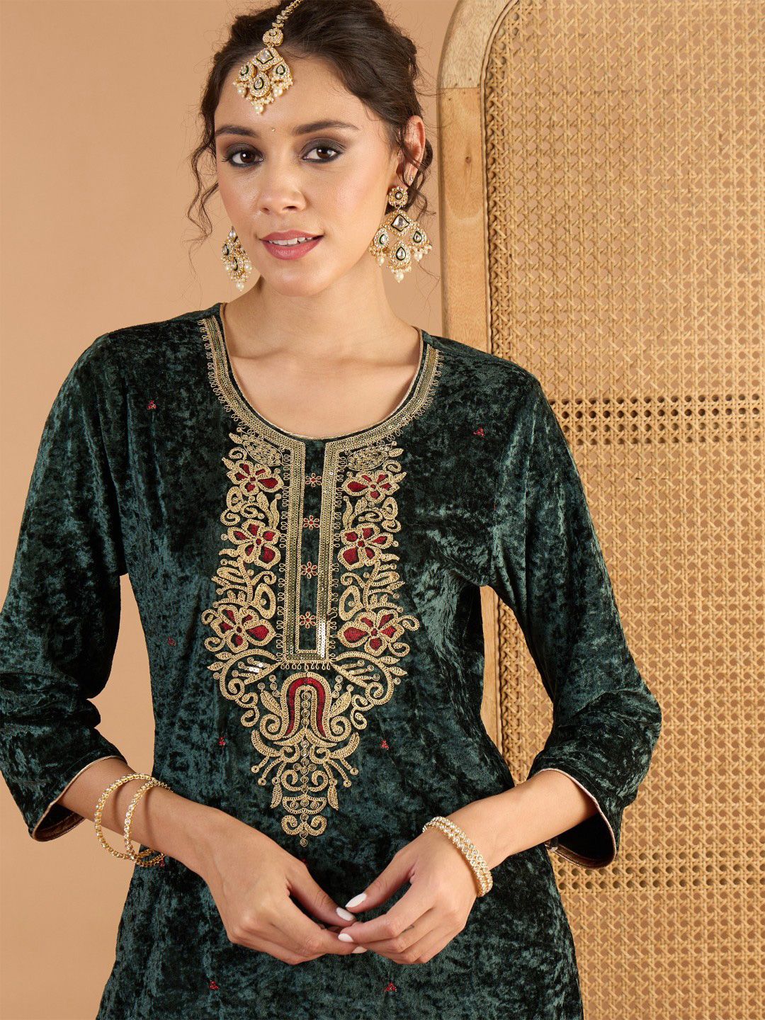 Ethnic Motifs Embroidered Round Neck Regular Zari Kurta with Palazzos