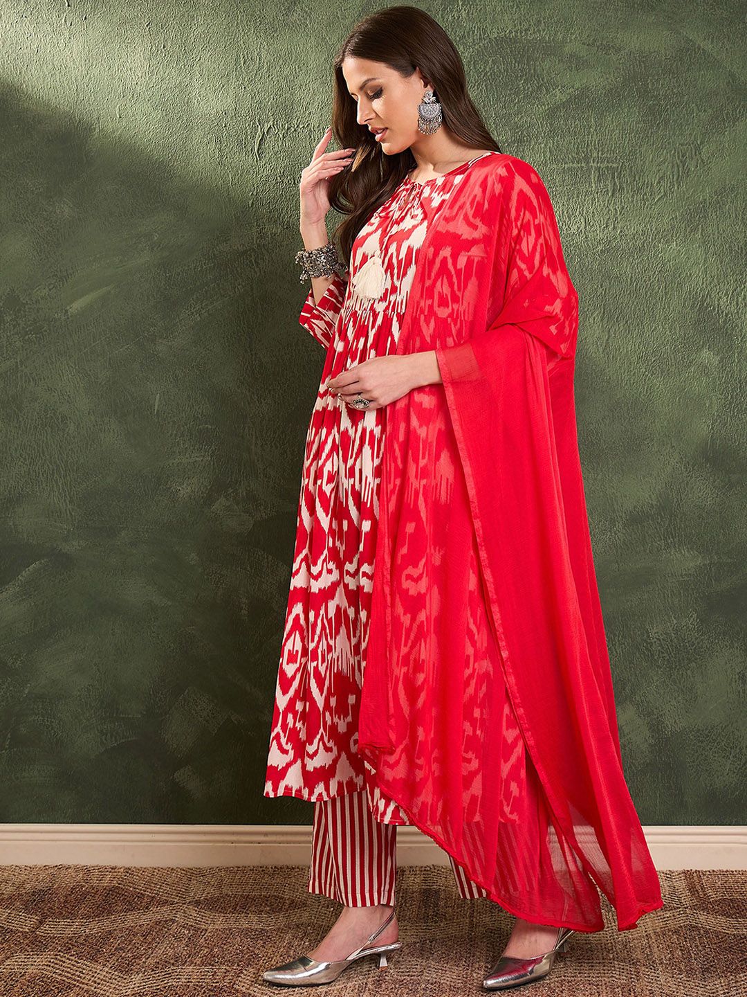 Ethnic Motifs Printed Pure Cotton Kurta With Trousers & Dupatta