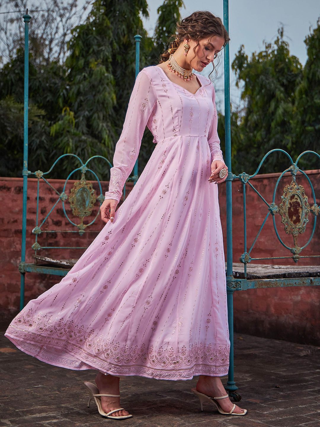 Floral Embellished Sweetheart Neck Empire Sequinned Anarkali Kurta