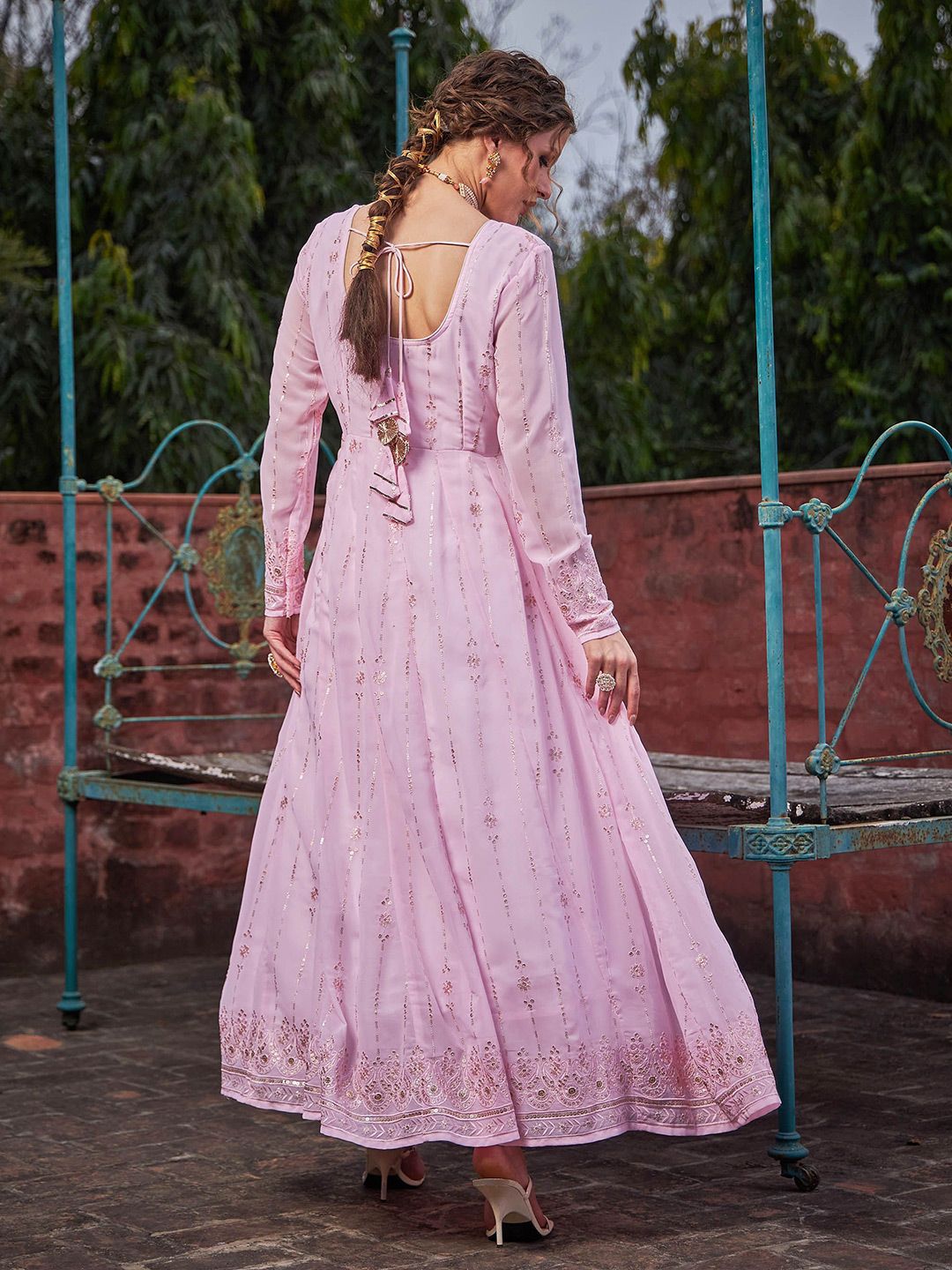 Floral Embellished Sweetheart Neck Empire Sequinned Anarkali Kurta