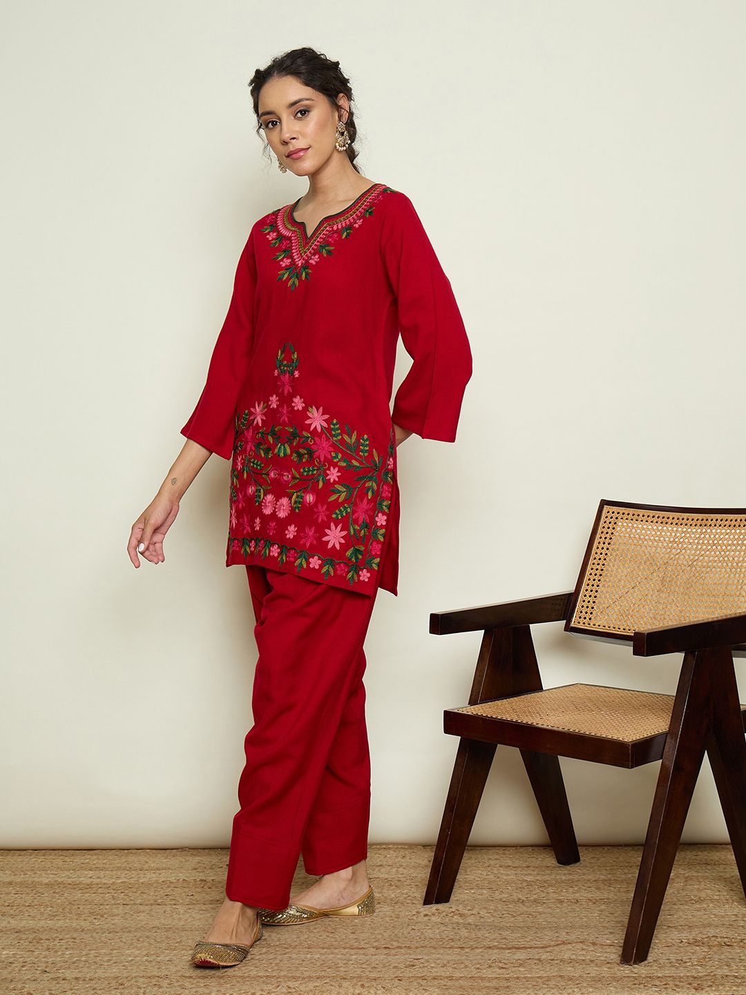 Floral Embroidered Notch Neck Thread Work Woollen Kurta with Trousers