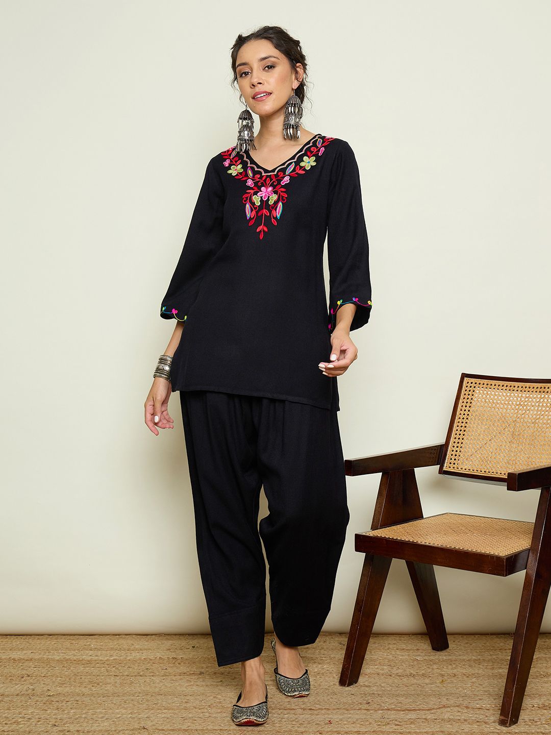 Floral Embroidered Regular Thread Work Woollen Kurta with Trousers