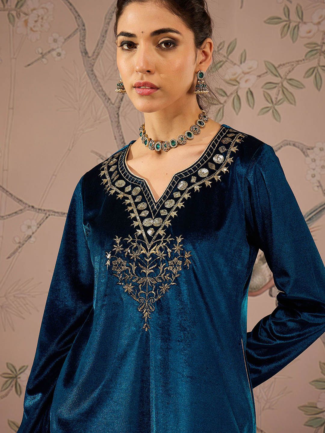 Floral Embroidered Round Neck Long Sleeves Regular Velvet Kurta