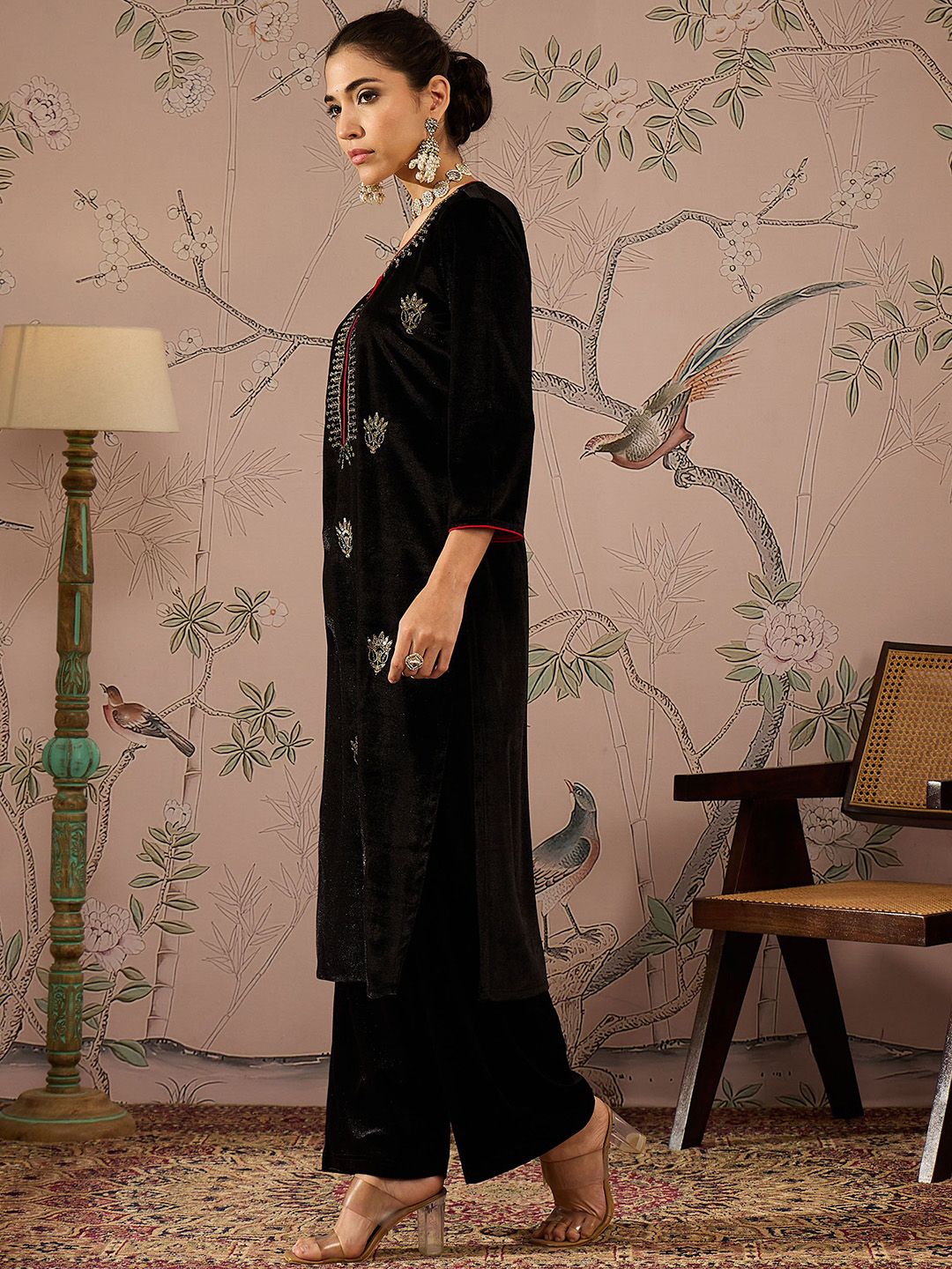 Floral Embroidered Round Neck Three-Quarter Sleeves Regular Velvet Kurta