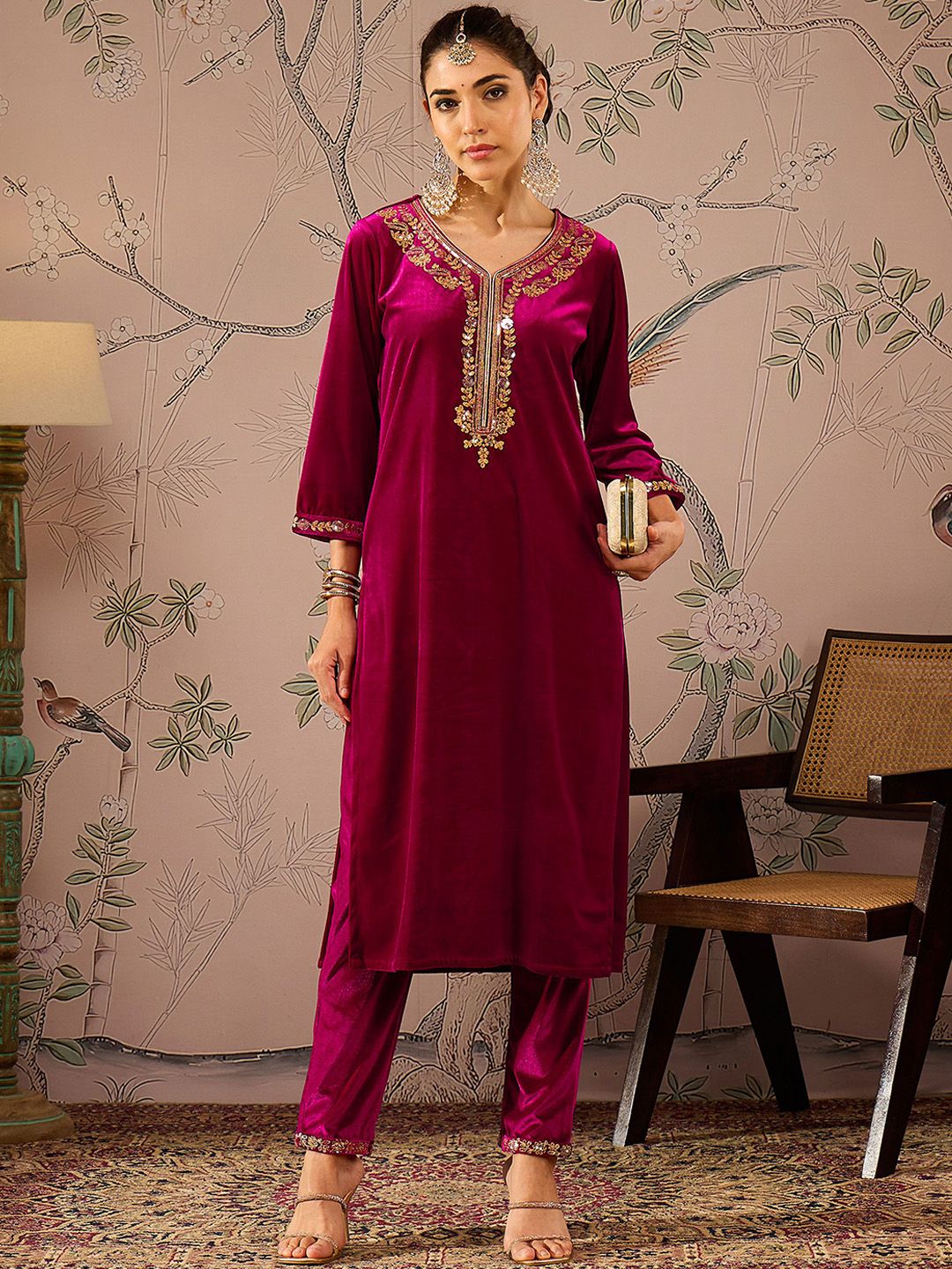 Floral Embroidered V-Neck Three-Quarter Sleeves Sequinned Velvet Kurta