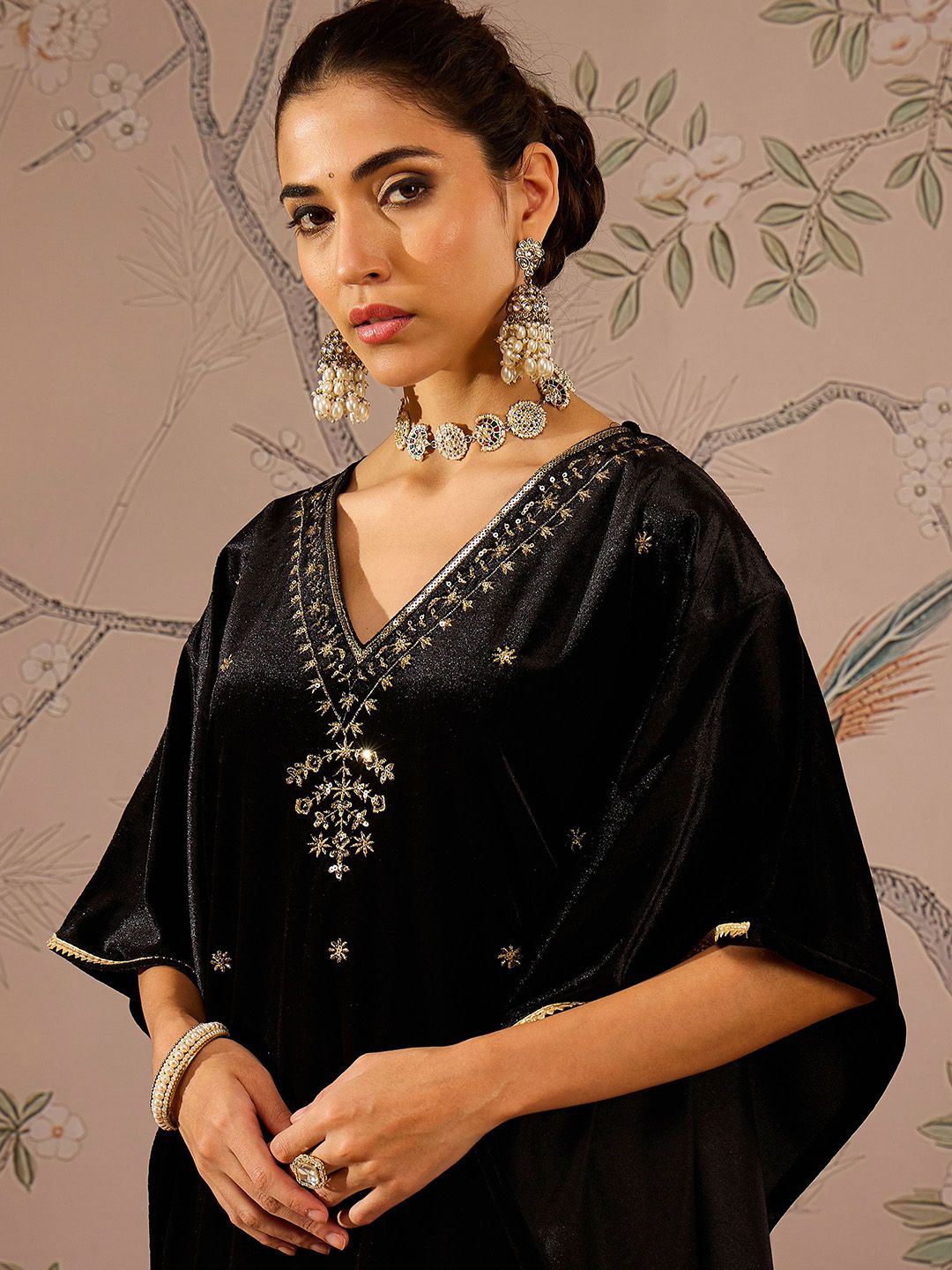 Floral Embroidered Velvet Kurta With Trousers