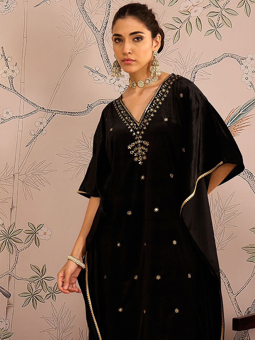 Floral Embroidered Velvet Kurta With Trousers