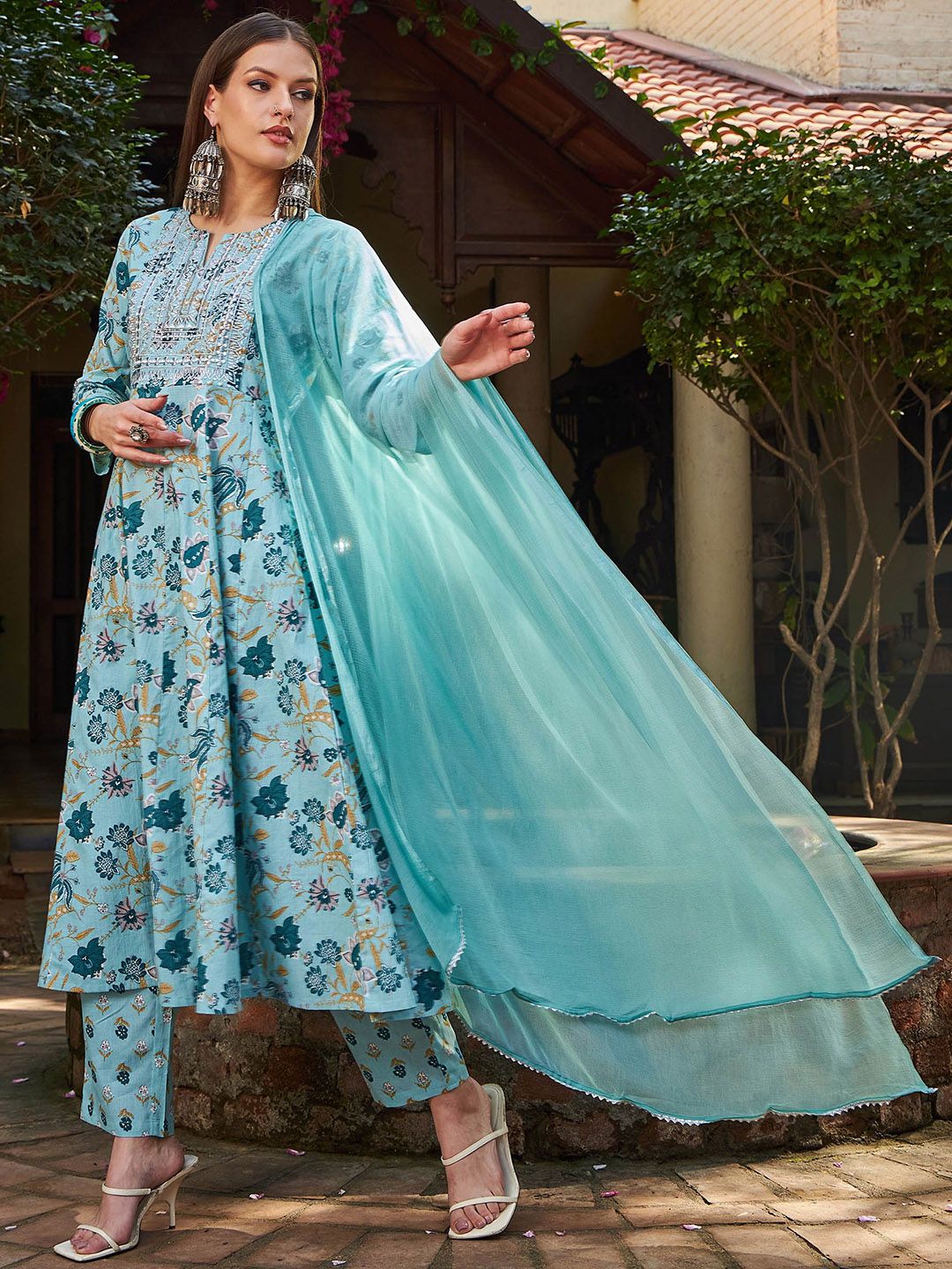 Floral Printed Gotta Patti Pure Cotton Kurta With Trousers & Dupatta