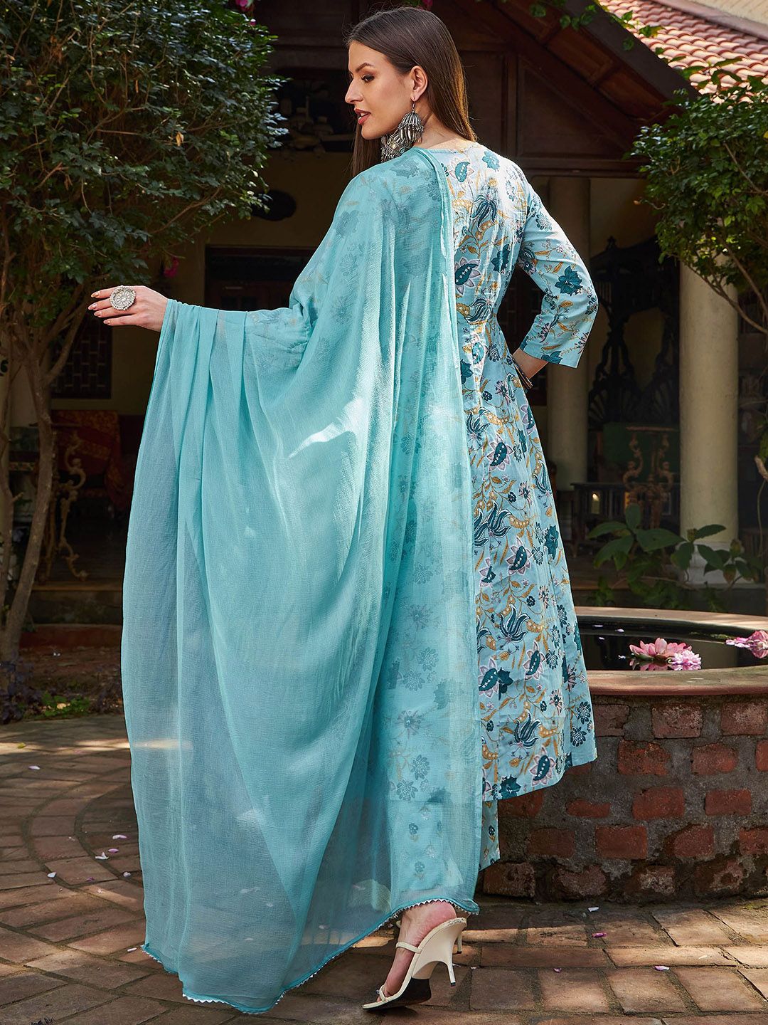Floral Printed Gotta Patti Pure Cotton Kurta With Trousers & Dupatta
