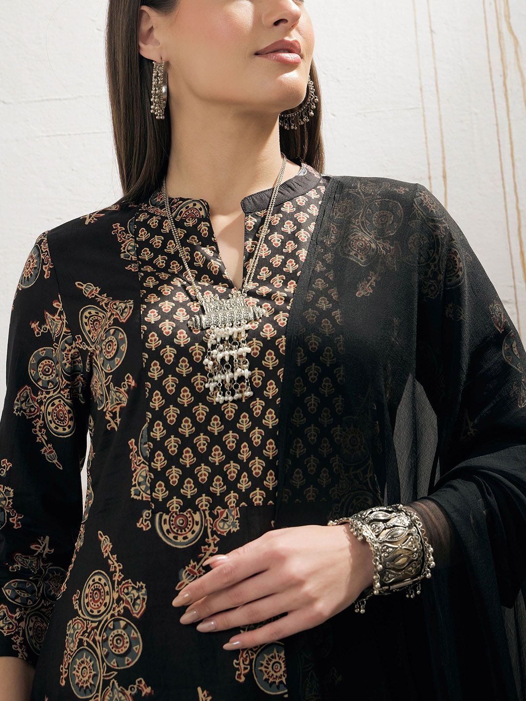 Floral Printed Mandarin Collar Pure Cotton Kurta With Trousers & Dupatta
