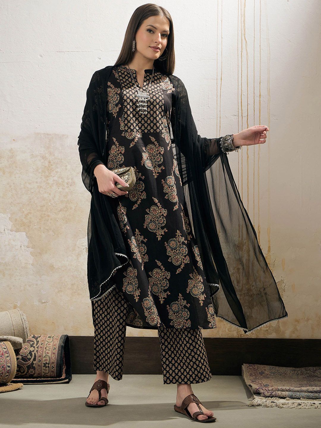 Floral Printed Mandarin Collar Pure Cotton Kurta With Trousers & Dupatta