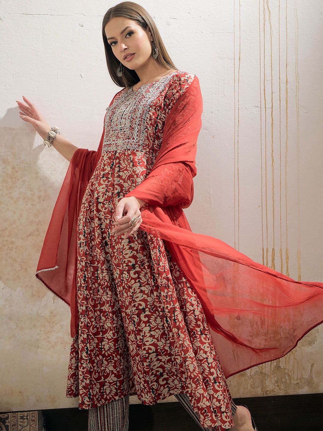 Floral Printed Notch Neck Pure Cotton Kurta With Trousers & Dupatta
